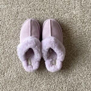 Cozy Lavender Ugg Slippers Disquette